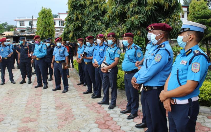 आन्तरिक मामिला तथा कानून मन्त्रालयद्वारा बागमती प्रदेश प्रहरी कार्यालय र सो अन्तर्गतका कार्यालयहरुलाई गाडी हस्तान्तरण ।